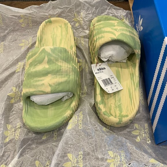Adilette 22 Slides - Size 10 - Magic Lime and Desert Sand - Picture 7 of 8